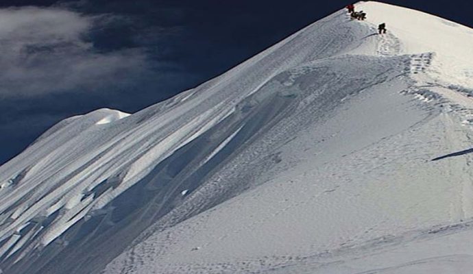 Lobuche peak
